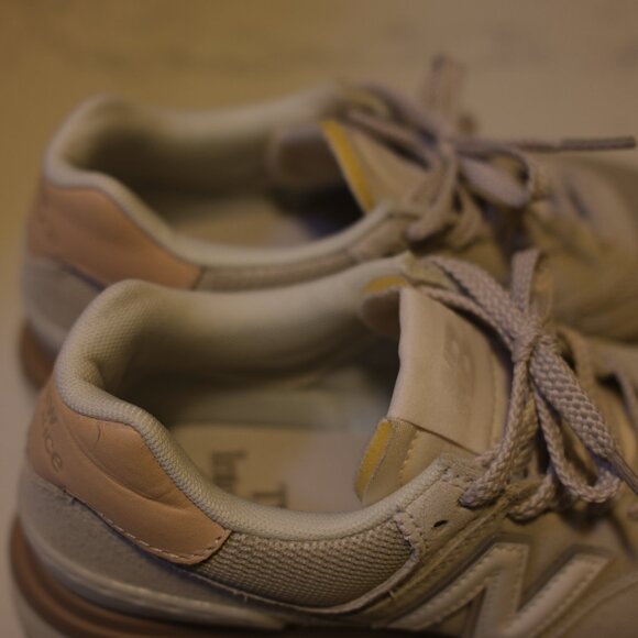 New Balance - Women 574 Sneakers (Size: W5.5) - Picture 6 of 7